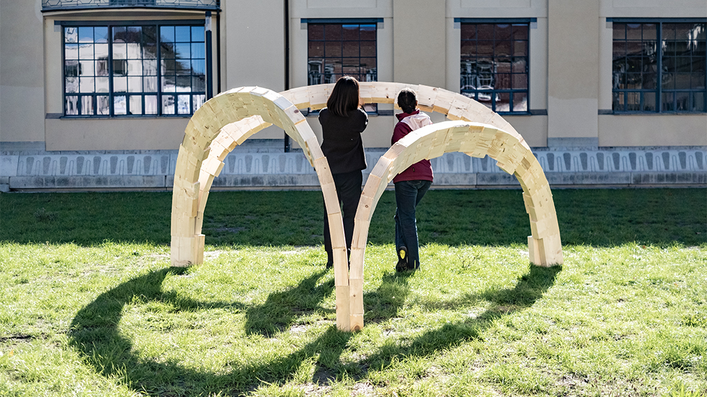 A Design-to-Fabrication Workflow for Free-Form Timber Structures Using Offcuts