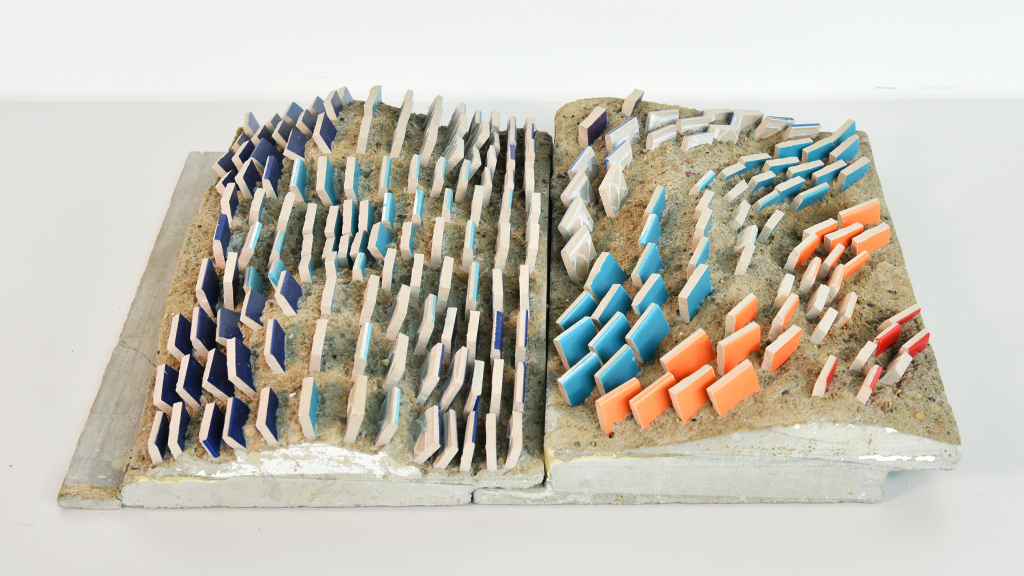 Votsaloto-Style Robotic Mosaic: Computational Design and Fabrication with Upcycled Ceramic Tiles